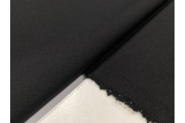 WATER-REPELLENT STRETCH BLACK VIRGIN WOOL   HS-03218